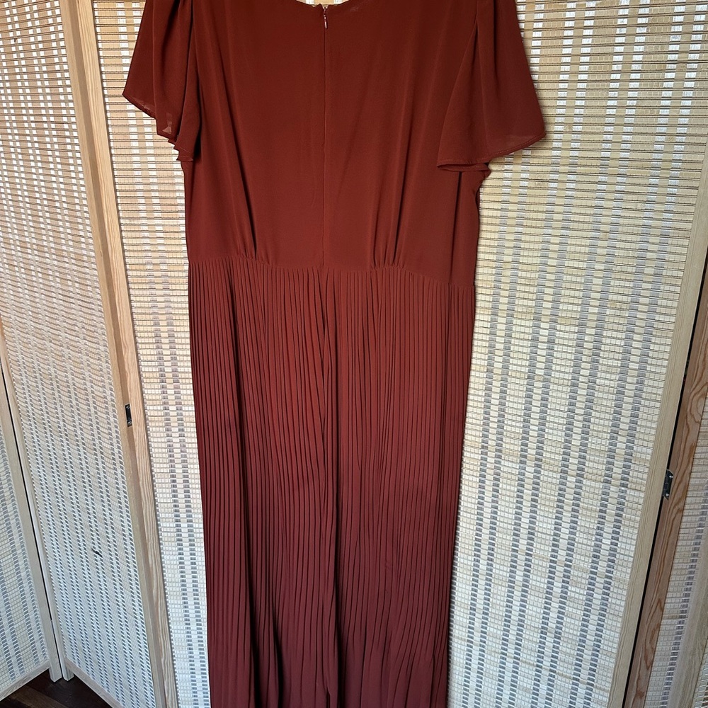 Lisa Says Gah Grace Midi Dress in Cognac - Picture 2 of 3
